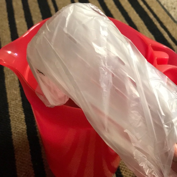 Tupperware pitcher - Picture 3 of 7